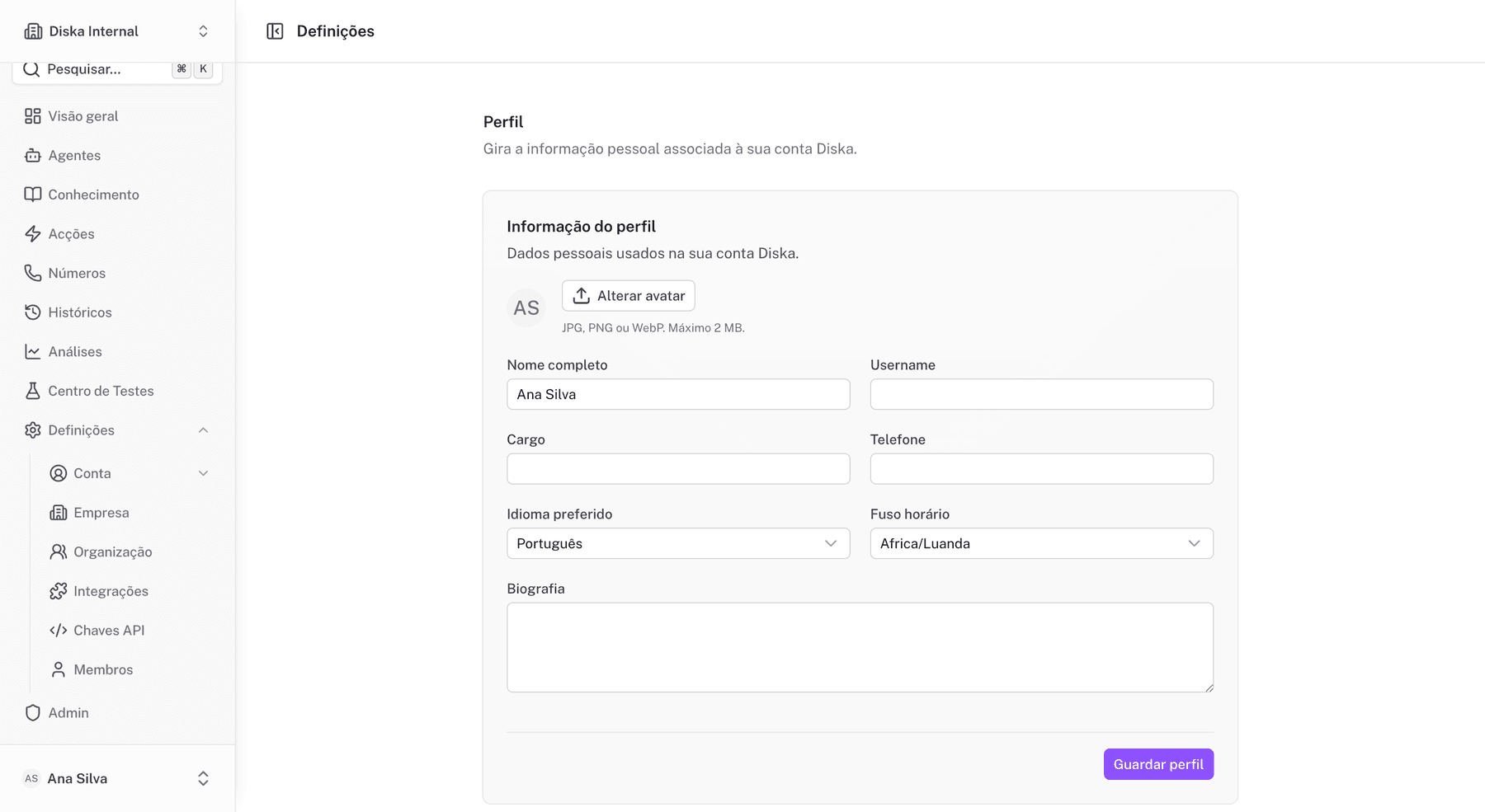 Menu lateral de Definições com Conta, Empresa, Organização, Integrações, Chaves API e Membros